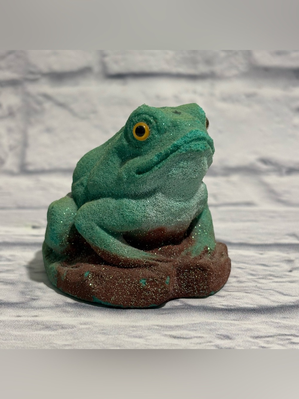 Unique cast stone molded green glittery frog figurine
